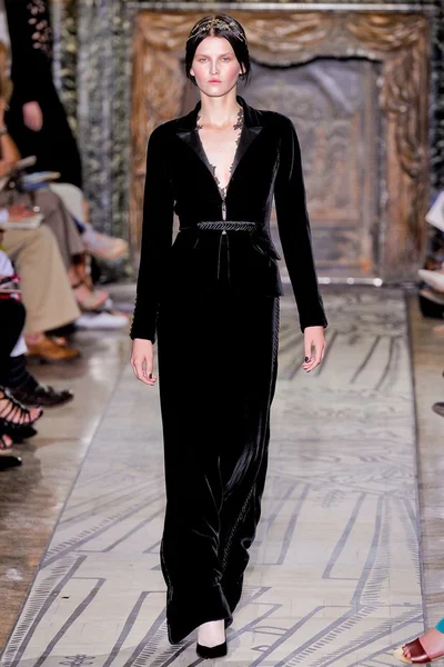 Look 17